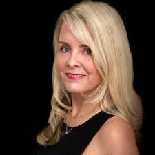 Sarah Cuff's Instagram, Twitter & Facebook