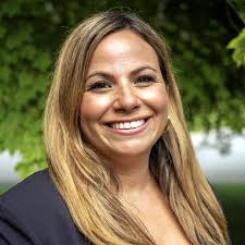 Diana Goldsmith's Instagram, Twitter & Facebook