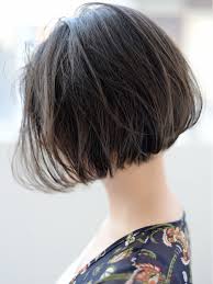 こんなに違うのショートは伸ばしかけでも襟足の長さで雰囲気が変わる