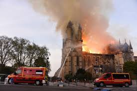 Elle est située sur l'île de la cité et est un lieu de culte catholique, siège de l'archidiocèse de paris, dédiée à la vierge marie. Incendiu La Notre Dame Mitropolitul Iosif IÈi ExprimÄ Solidaritatea Cu Poporul Francez Èi Biserica Romano CatolicÄ Basilica Ro