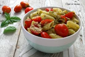 Pasta con pesto e pomodorini. Pasta Con Tonno Pesto E Pomodorini Oggi Si Cucina