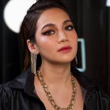 Hi guys! Please like and follow Kyla's personal page here. She manages this  page herself! Let's help her get more followers there too ♥️ In this  personal page she will share more