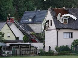 Das wort beginnt mit a und hat 5 buchstaben. Langenhahn In Rheinland Pfalz Kleinflugzeug Sturzt In Haus Und Verursacht Stromausfall Der Spiegel