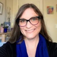 Elizabeth Holzworth's Instagram, Twitter & Facebook