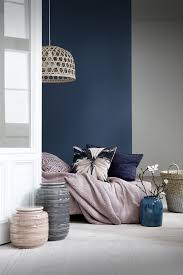 Nuances De Bleu Pour Mur Canape Et Associations Ambiance Deco Couleur Interieure Chambre Coloree Et Maison Style