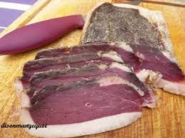 Magret De Canard Seche Maison Et Salade Perigourdine Recette Ptitchef Magret Seche Maison Magret De Canard Perigourdine