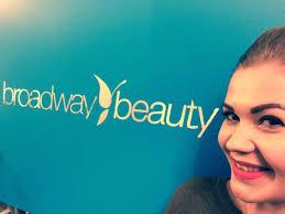 Nasza Agentka Anna Filip pilnie uczyła się w miniony weekend technik  pigmentacji brwi metodą Microblading :) Doszkalania nigdy dość! Więcej o  makijażu permanentnym dowiecie się tutaj:  http://medyczne-fbi.pl/makijaz-permanentny-krakow/