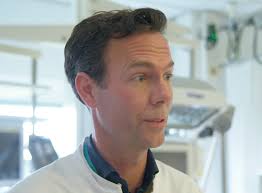 Moeten we te vroeg geboren baby's eerder behandelen?