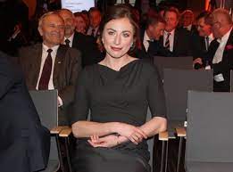 Czy widać zaokrąglony brzuszek gwiazdy? Przez Romans Justyny Kowalczyk Beda Zmiany W Tvp Dziennik Pl