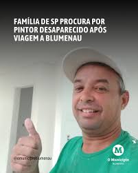 O pintor Leandro Batista de Oliveira Filho, de 46 anos, está sendo  procurado pela família após viajar de São Paulo até Porto Belo para  trabalhar, no dia 23 de fevereiro deste ano.