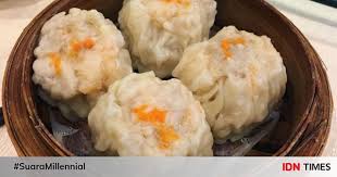 Cara bikin dimsum ayam sayur | gulung kulit pangsit jangan sampai ujung, potong potong 2 mm (makin tipis makin bagus). Resep Dimsum Ayam Rumahan Yang Lembut Dan Enak
