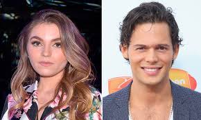 El también actor habló de las razones por las que concluyeron su noviazgo hace poco más de tres años. Crecen Los Rumores De Una Relacion Entre Sofia Castro Y Emmanuel Palomares Quien Los Delato