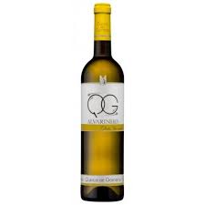 Alvarinho Is From One Of The Rarest Varieties In The Vinho Verde Region Quinta De Gomariz Alvarinho Is Citrinous With Hints Of Gr Wine Alvarinho Vinhos Verdes