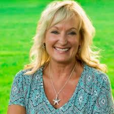 Danielle Flournoy's Instagram, Twitter & Facebook