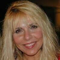 Liz Collazo's Instagram, Twitter & Facebook