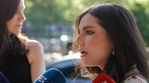 Yolanda Díaz en Santiago: risas con Borja Sémper y distancia con Podemos  por la ley contra Desokupa