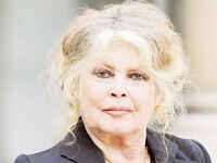 Diane Cilento: Movies, Photos, Videos, News, Biography & Birthday