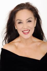 Laura Seaton's Instagram, Twitter & Facebook