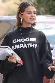 Selena Gomez Short Wiki Selena Gomez Age Short Hair Styles Hair Styles