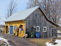 Grange Chez Les Trouvailles D Annelie Vente D Antiquites Et D Objets De Decoration Sur La Route 269 A St Gilles Outdoor Structures Outdoor Quebec