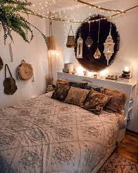 Whether you are upcycling a flea market find, incorporating lots of plants into your the bohemian style room is perfect for those who are full of life and culture. Ny Farve Ny Lykke Sovevaerelse Maleri Med Welcome To Blog Boho Style Bedroom Bedroom Interior Room Decor Bedroom