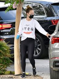 See more of olivia wilde on facebook. Olivia Wilde Pairs A Vintage Hip Hop T Shirt With Leggings To Run Errands In Los Angeles Daily Mail Online