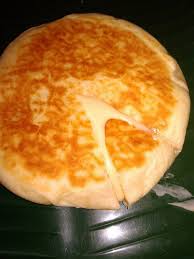Dah kembang tumbuk adunan untuk keluarkan udara pastu bolehla timbang, saya timbang 30g. 25 Resepi Roti Mudah Sedap Dan Viral Patut Cuba