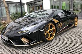 Black And Yellow Lamborghini Huracan Batman S Lamborghini Huracan Performante Shows Up In Germany With Golden Details Batmanslamborghinihuracan Germany Lamborghini Huracan Lamborghini Super Cars