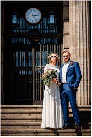 Hochzeitsfoto Verruckt In 2020 Hochzeitsfotos Hochzeit Standesamtliche Trauung
