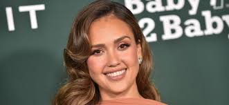 Jessica Alba In Bikini Has Paparazzi Making Her Look 'Worse'