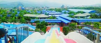Vì thế, đảo ngọc xanh đúng như tên gọi của mình, là một hòn đảo ngọc xanh biếc giữa lòng thành phố. Cho Thue Xe Ä'i Ä'áº£o Ngá»c Xanh Trá»n Goi Gia Ráº» Táº¡i Ha Ná»™i Dá»‹ch Vá»¥ Cho Thue Xe Hom Nay