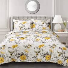 Thanks for visiting our yellow primary bedrooms photo gallery where you can search a lot of yellow primary bedrooms design ideas. Amazon Com Lush Decor Yellow Gray Penrose Floral 3 Piece Quilt Set King Home Kitchen