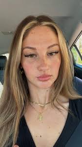 looking for a 1bed or roommates in may!! hi everyone! my name is Taylor,  i'm 21 and im from montana! i'm looking to move to chicago mid/late may (i  know it's short