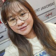 Mahihiya ang rainbow sa kulay ng blouse na nabuksan ko para idisplay sa new  arrival namin.