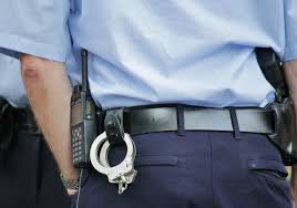 Fill your life with handmade heirlooms. Overval In Politie Uniform Kost Je Je Vrijheid En Geld Prettybusiness