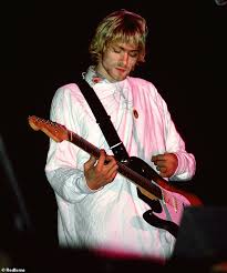 Here, see five ways to get the singer's look—with plenty of tousled teenage spirit included. Hospital Gown Worn By Kurt Cobain At Last British Nivarna Gig Goes On Sale For 40 000 Daily Mail Online