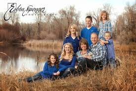 Large family photo ideas should be carefully chosen. Beauty Captured Big Family Photos Photography Poses Family Fall Family Portraits