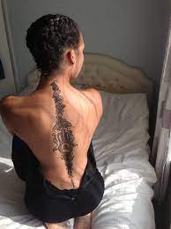 Henna' is an art form that has been transformed from traditional adornment to fit into the current fashion trend; Henna On The Back Henna Tattoo Designs Henna Tattoo Back Tattoo