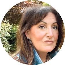 Leslie Henshaw's Instagram, Twitter & Facebook