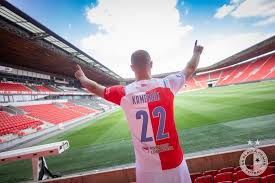 Oficiální stránky fotbalového klubu sk motorlet praha. Sk Slavia Praha Tak At Ti To V Edenu Strili Michaeli Facebook