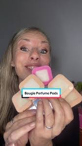 Tanya Maynard's Instagram, Twitter & Facebook