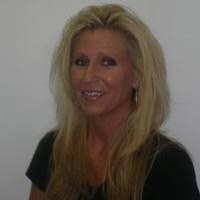 Denise Hamlin's Instagram, Twitter & Facebook