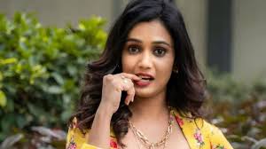 TV Anchor Ariyana Glory's Stunning Photoshoot Takes The Internet By Storm