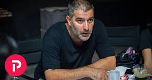 Για τη συμμετοχή του στη σειρά «άγριες μέλισσες» μίλησε ο βασίλης μπισμπίκης, τονίζοντας για το ρόλο του κακού. Basilhs Mpismpikhs Mpainei Stis Agries Melisses Thetimes Gr