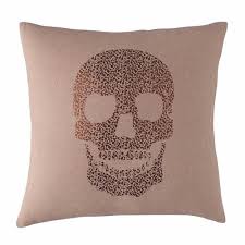 Coussin Tete De Mort En Coton Beige 40 X 40 Cm Vanite Maisons Du Monde Tete De Mort Coussin Tete De
