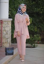 Pembe Tesettur Kumas Pantolon Kombinleri Tesettur Pantolon Modelleri 2020 Tesettur Panto Blouse Casual Fashion Muslimah Fashion Outfits Hijabi Outfits Casual