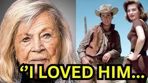 Roger Chapman, Morris Cobb, and Shelton Price singing "My Dream" by The  Softones at VFW Lanham.