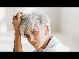 This is why short hairstyles with thick hair are much more popular than haircuts for long manes. Antes De Desear Un Cabello Plata Debes Saber Lo Siguiente Youtube In 2020 Short Hairstyles For Thick Hair Short Blonde Hair Short Hair Styles