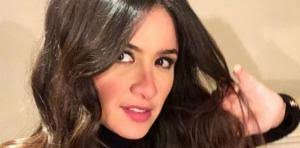 الفنانة ومقدمة البرامج ايميه صياح هي الأخرى التحقت بقائمة النجوم حديثا الذين يرفضون نشر صور أبنائهم على الإعلام، فمنذ انجابها توأمها قبل حوالي عام، تحرص ايميه. Ø´Ø¨ÙŠÙ‡Ø© ÙŠØ§Ø³Ù…ÙŠÙ† Ø¹Ø¨Ø¯ Ø§Ù„Ø¹Ø²ÙŠØ² ØªØ®Ù„Ù‚ Ø¬Ø¯Ù„Ø§ Ø¹Ø¨Ø± Ù…ÙˆØ§Ù‚Ø¹ Ø§Ù„ØªÙˆØ§ØµÙ„ Ø§Ù„Ø§Ø¬ØªÙ…Ø§Ø¹ÙŠ Ø§Ù„Ø´Ø±ÙŠØ· Ø§Ù„Ø¥Ø®Ø¨Ø§Ø±ÙŠ