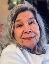 Lea Lowe's Instagram, Twitter & Facebook